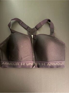 Under Armour Women’s Black Front-Zip Sports Bra Size 38DD